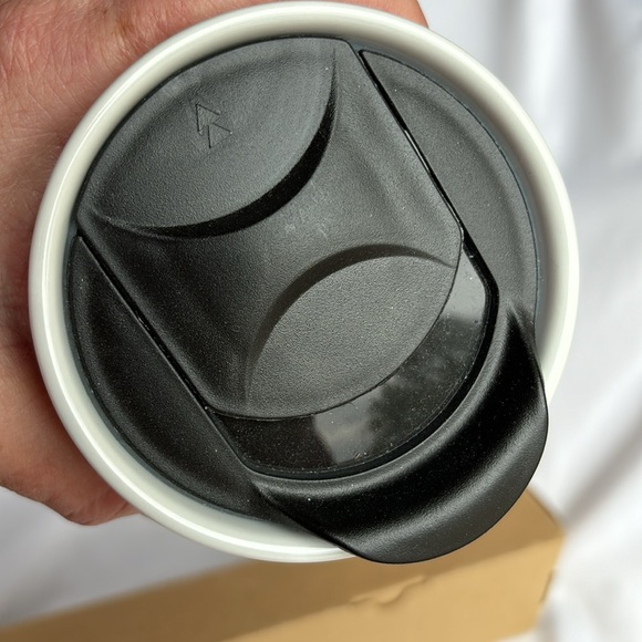 Starbucks Holiday Set of 2 Ceramic Coffee Cups with Lids. - Picture 6 of 7